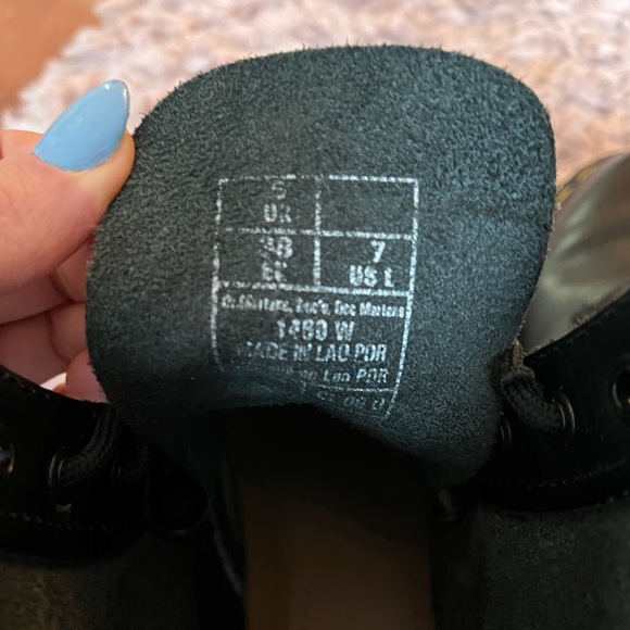 ORIGINAL DOC MARTENS- Size 7 - Picture 3 of 6